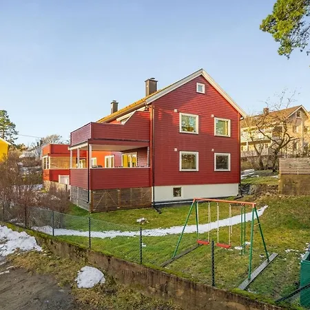 Daire Fresh Og Moderne Med 3 Soverom Pa Jeloy Moss